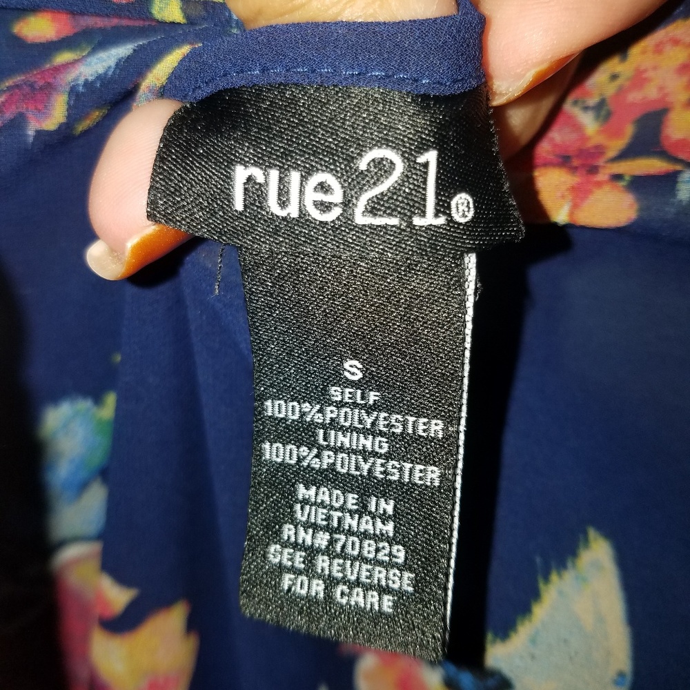 Rue 21 Shear lined Dress - Picture 3 of 3